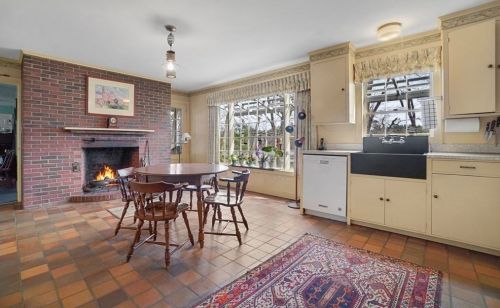 414 Westfield St, Dedham MA 02026-5626 exterior