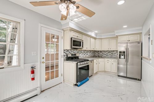 47 Arthur Ave, Carteret NJ  07008-2463 exterior