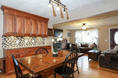 83 Colonial Dr, Taunton MA 02780-3801 exterior