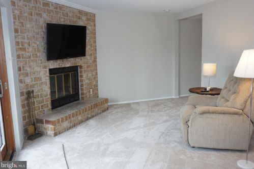 11916 New Country Ln, Columbia MD 21044-4405 exterior