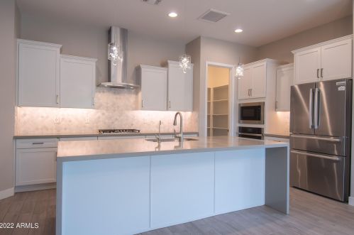 21832 32nd Pl, Phoenix AZ  85050-4802 exterior