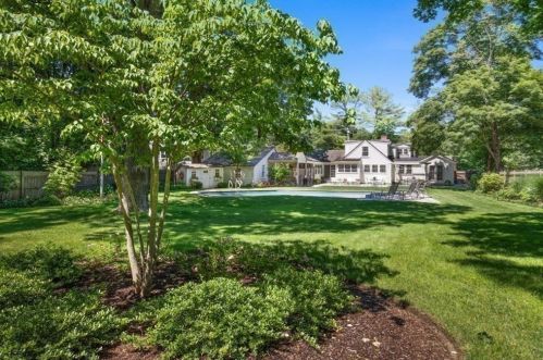 107 Leavitt St, Hingham MA 02043-2973 exterior