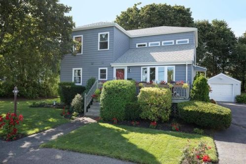 51 Riverside Ave, Milton, MA 02186-4318