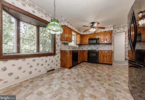 605 Chestnut Ave, West Deptford NJ 08097-1603 exterior