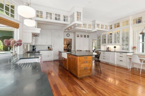 48 Windsor Rd, Newton MA 02468-1505 exterior