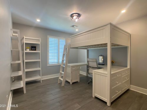 2423 Beryl Ave, Phoenix AZ 85021-2480 exterior