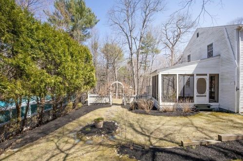 97 Hl St, Topsfield MA 01983-2410 exterior