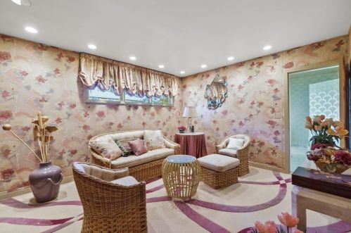 32 Brookshire Rd, Worcester MA 01609-1252 exterior