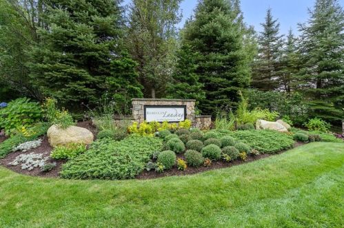 8 Red Canoe, Plymouth MA  02360-6631 exterior