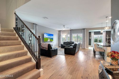 1665 Blaylock Dr, Phoenix AZ 85085-6324 exterior