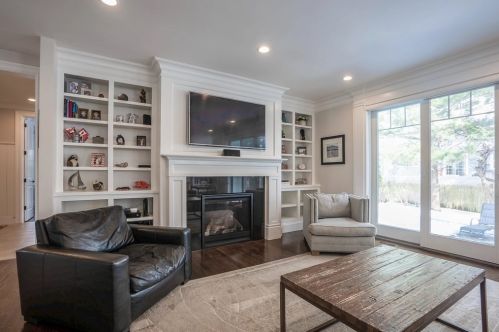 319 Hillcrest Rd, Needham MA 02492-4028 exterior