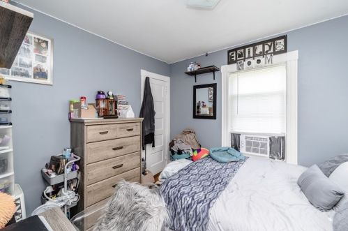 19 Frederick St, Montgomery MA 01085-3180 exterior