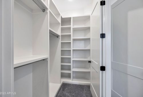 2053 37 Pl, Phoenix AZ 85050-8309 exterior