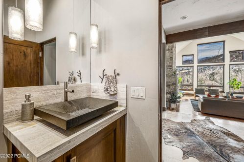 1995 Kidd Cir, Park City UT 84098-8512 exterior