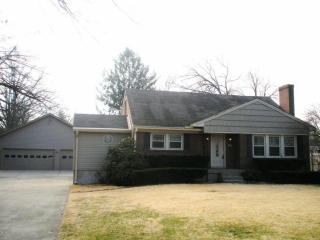 8808 Perry Rd, Louisville, KY 40222-4538