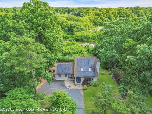 52 Lakeview Dr, Jackson Twp NJ 08527-2704 exterior