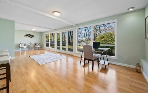 39 Sunset Dr, Seekonk MA 02771-4511 exterior