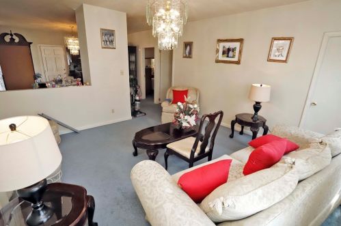 10 Viall St, New Bedford MA 02744-2505 exterior