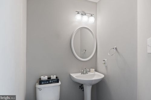 66 Coachlight Dr, Erial NJ 08081-5606 exterior