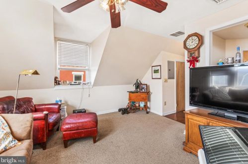 48 Newton Ave, West Deptford NJ 08096-4610 exterior