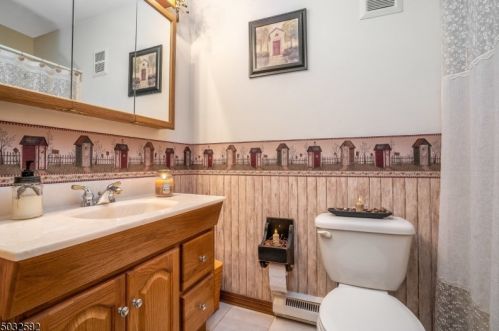 75 Dawn Rd, Milford NJ 08848-1112 exterior