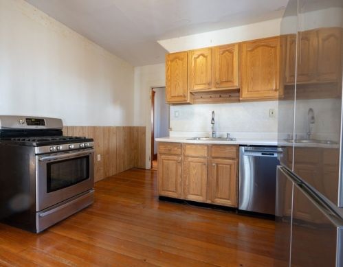 24 Bussey St, Dedham MA 02026-2239 exterior