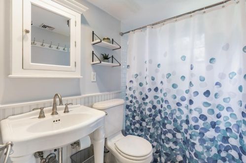 51 Rdg St, Arlington MA 02474-1706 exterior