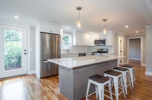 214 Riverside Dr, Dedham MA  02026-6932 exterior