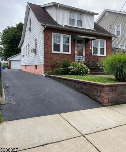 121 Chestnut St, Belleville, NJ 07109-1926