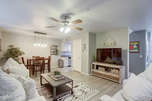 2929 39th St, Phoenix, AZ 85018-7176