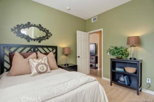 6 Bayfield, Irvine CA 92614-7907 exterior