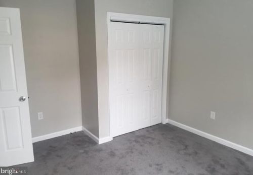 828 Sunrise Ave, West Deptford NJ 08096-4773 exterior