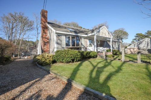 46 Vacation Ln, Harwich, MA 02645-2804