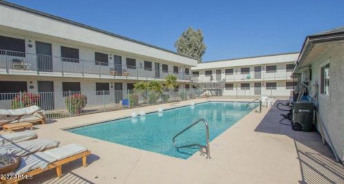 18202 Cave Creek Rd, Phoenix AZ  85032-1004 exterior