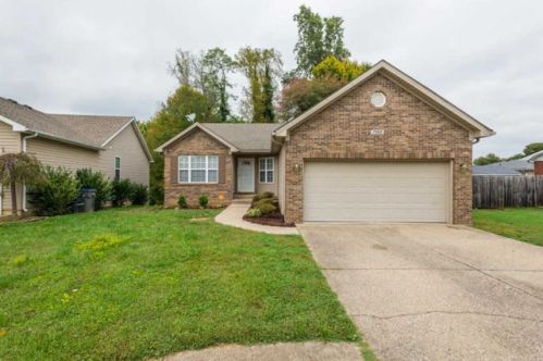 7902 Grandmeadow Ln, Louisville, KY 40258-3385