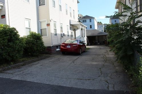 19 Suffield St, Worcester MA 01610-1973 exterior