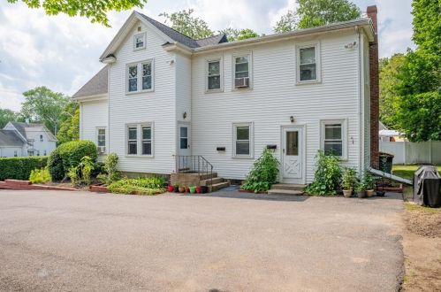 10 Carroll St, Weymouth MA 02189-1211 exterior