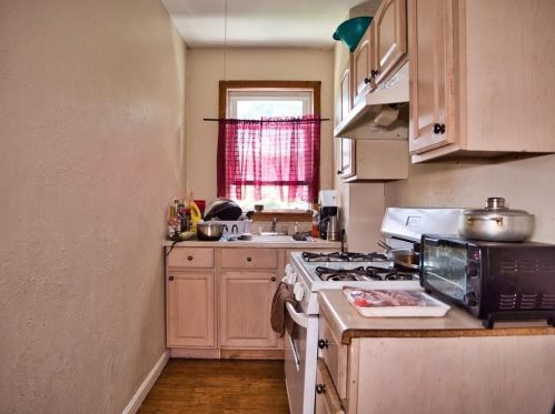 74 Clark St, New Bedford MA 02740-7021 exterior