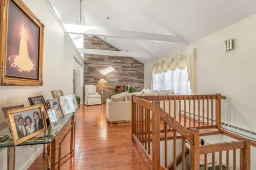 6 Amanola Ave, Worcester MA 01604 exterior