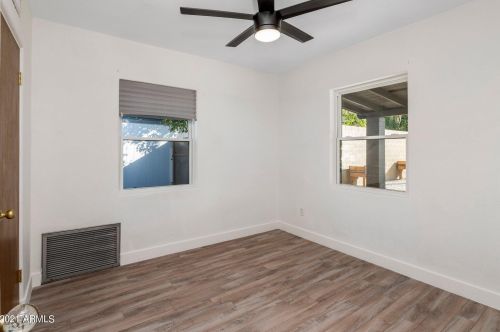 1413 Edgemont Ave, Phoenix AZ 85035-1809 exterior