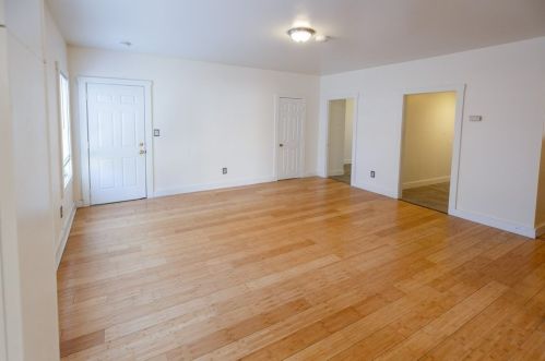 764 Plymouth Ave, Fall River MA 02721-1946 exterior