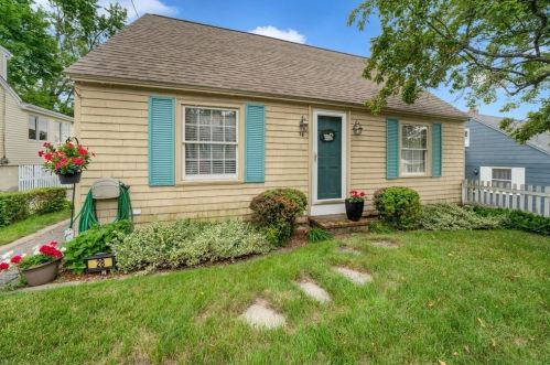 28 Laurel Ave, Methuen, MA 01844-3310