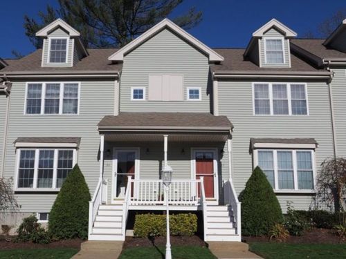 646 Bedford St, Whitman MA  02382-1873 exterior