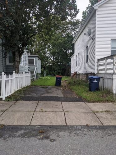 81 Chestnut St, New Bedford MA  02740-5212 exterior