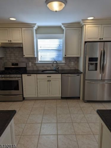 7 Claire Ct, East Hanover NJ  07936-3577 exterior