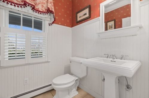 27 Maryknoll Dr, Hingham MA 02043-3477 exterior