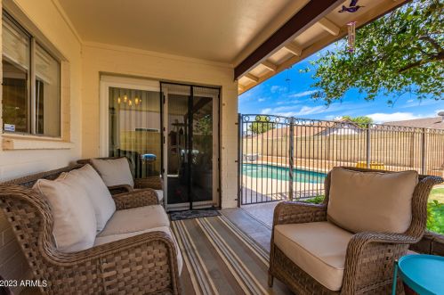 1444 Carson Rd, Phoenix AZ  85041-6711 exterior