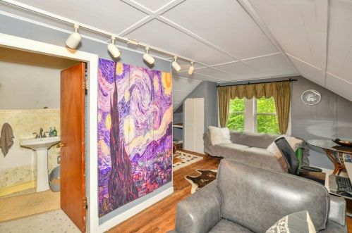 291 St, Dedham MA 02026-2044 exterior