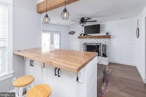 105 Red Stone Rdg, West Deptford NJ  08096-4134 exterior