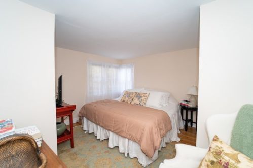 53 Standish Ave, Plymouth MA 02360-4165 exterior